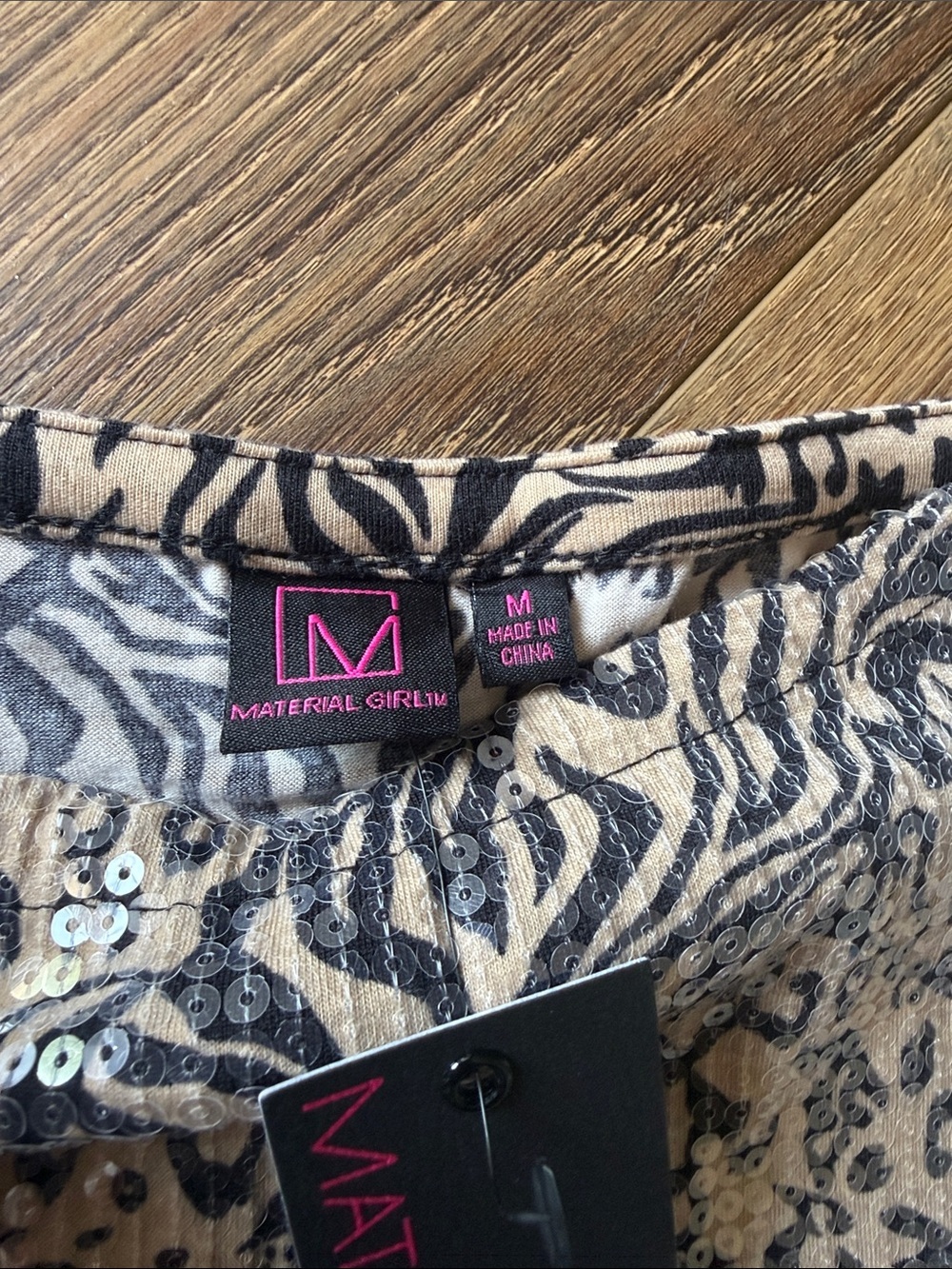 Material Girl Beige and Black Sequined Animal Print Mini Skirt. Size M - Picture 2 of 5